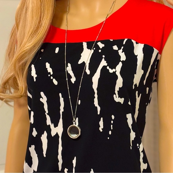 Calvin Klein Top Beautiful Bright Red White Black Large Excellent Condition - Picture 1 of 7